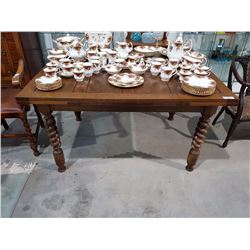 BARLEY TWIST OAK DRAW LEAF TABLE IN PRISTINE CONDITION
