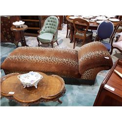 LEOPARD PRINT CHAISE