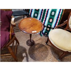 ROUND WALNUT PARLOUR TABLE