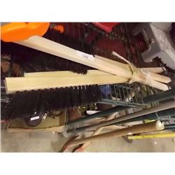 NEW WINDOW SCRAPER/BRUSH - 4 TTL
