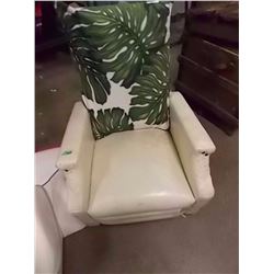 CHILD'S RECLINER