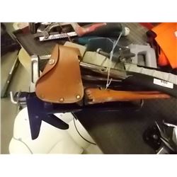 BUNDLE OF ASSORTED TOOLS