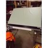 Image 1 : DRAFTING TABLE