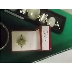 ESTATE RING - CABACHON GEMSTONE IN VICTORIAN DESIG