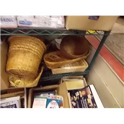 LOT OF WICKER BASKETS