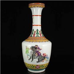 Superb Chinese Qing Dynasty Famille Rose Porcelain Vase