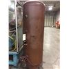 Image 1 : 6'5" X 2'.50” Vertical Air Tank