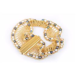 A Gold Mesh Pearl Bracelet