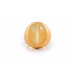 A Gold and Cat's Eye Men's Ring