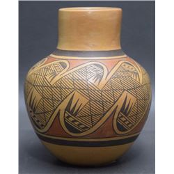 HOPI POTTERY VASE (NAMPEYO)