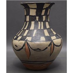 SANTO DOMINGO POTTERY VASE