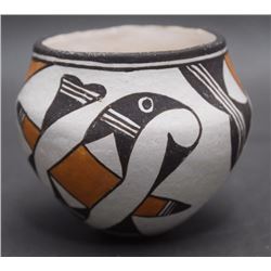 ACOMA POTTERY JAR (LEWIS)
