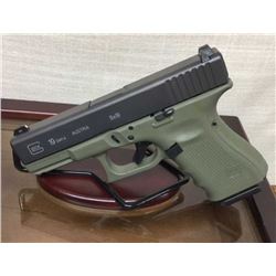 Glock 19 Gen 4 Battlefield Green Night Sights