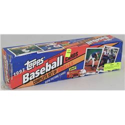 1993 TOPPS BASEBALL COLLECTOR CARDS COMPLETE SET