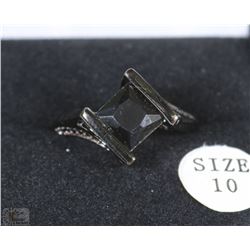 NEW WOMENS FASHION RING SIZE 10