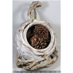 LARGE GRAY/WHITE CERAMIC & WOOD HOME DÉCOR