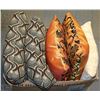 Image 1 : LOT OF 5 PILLOWS