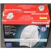 Image 1 : HONEYWELL QUIETCARE COOL MOISTURE HUMIDIFIER