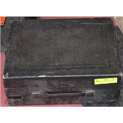 ANTIQUE RCA RECORD PLAYER