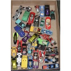 FLAT OF 40  HOTWHEELS INCLUDES AT LEAST 1 REDLINE
