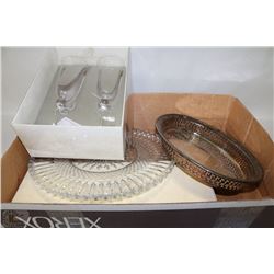 BOX WITH LENOX WEDDING CAKE CUTTING SET IN BOX