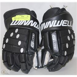 BRAND NEW WINNWELL HOCKEY GLOVES