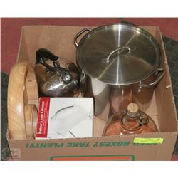 BOX W/CHEEZE STORAGE/SLICER, WOOD CHIP