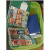 Image 1 : BINDERS OF ASSORTED COLLECTORS CARDS IN TOTE