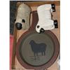Image 1 : 3-PC WOODEN DECORATIVE SHEEP LOT (CARVED & PAINTED