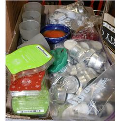 BOX OF SCENTSY CANDLES + CANDLES HOLDERS