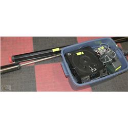 TOTE OF VINTAGE ELECTRONICS INCLUDING PROJECTOR