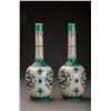 Image 2 : 18thc Qing Style A Pair Of Fine Porcelain Vases