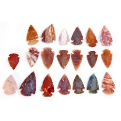 LOT OF 20 ARROWHEADS