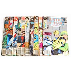 LOT OF 10 VINTAGE JUSTICE LEAGUE COMIC BOOKS