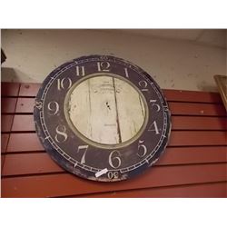 VINTAGE DESIGNED ROUND BOARD WITH NUMBERS