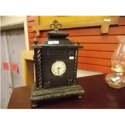 VINTAGE MANTLE CLOCK
