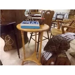ROUND END TABLE