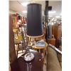 Image 1 : TABLE LAMP