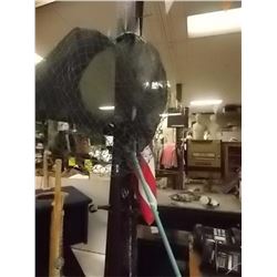 LARGE FISHING NET AND BOX OF MISC