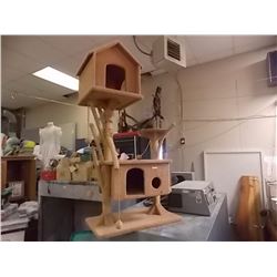 CONDO CAT HOUSE - CARPET COVERED - NO CONDO FEE'S REQUIRED