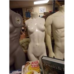 FEMALE MANNIQUIN - NO ARMS
