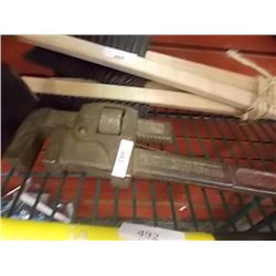 PIPE WRENCH - 24"