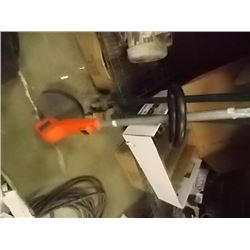 WEED WACKER - ELECTRIC - B & D