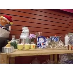 SHELF - MUSIC BOX, VASE AND MORE
