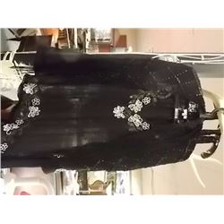 SKHIRT - ZOLENA  - XL & 2 STRAW PURSES