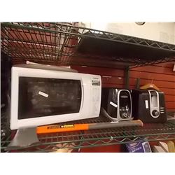 PANASONIC MICROWAVE & 2 TOASTERS