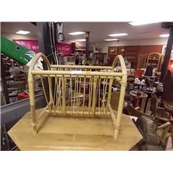 WICKER MAGAZINE STAND