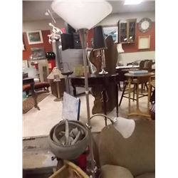 FLOOR LAMP