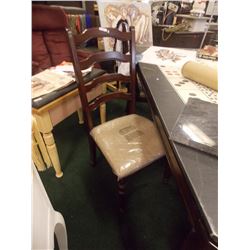 MAHOGANY TABLE & 4 CHAIRS