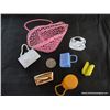 Image 2 : 7 Molded Plastic Handbags